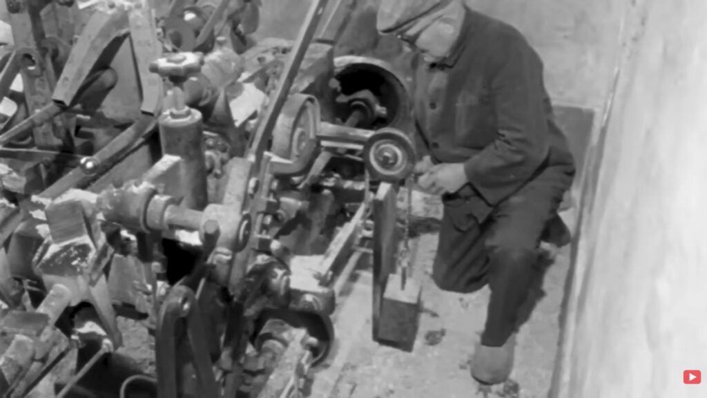 La máquina para copiar zuecos que se muestra en el documental.